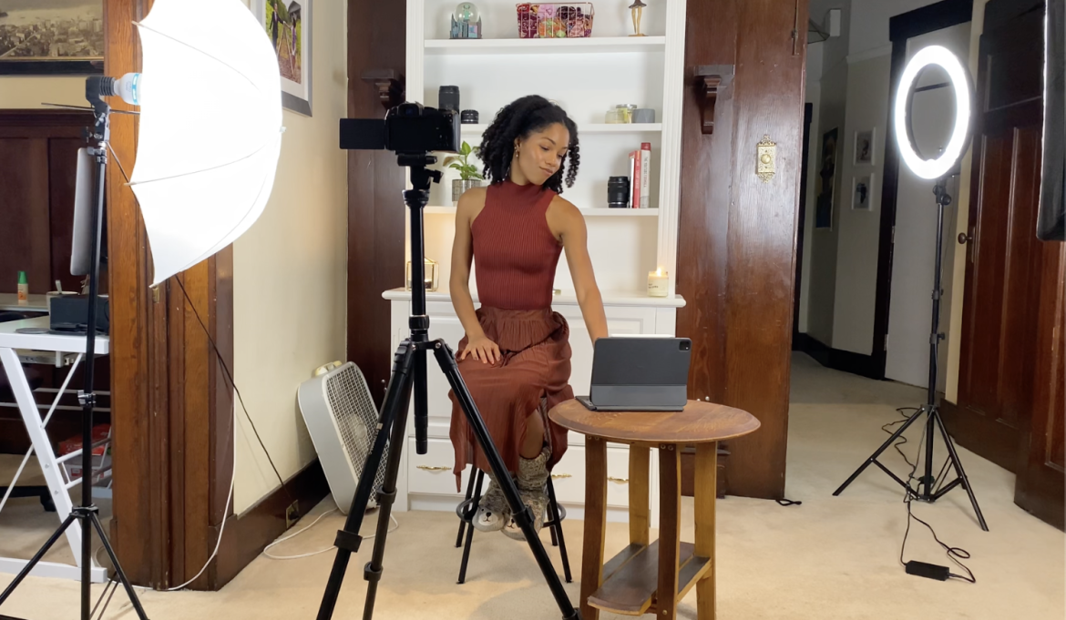Beginner YouTuber Equipment Set Up: Tripod, Light, Camera